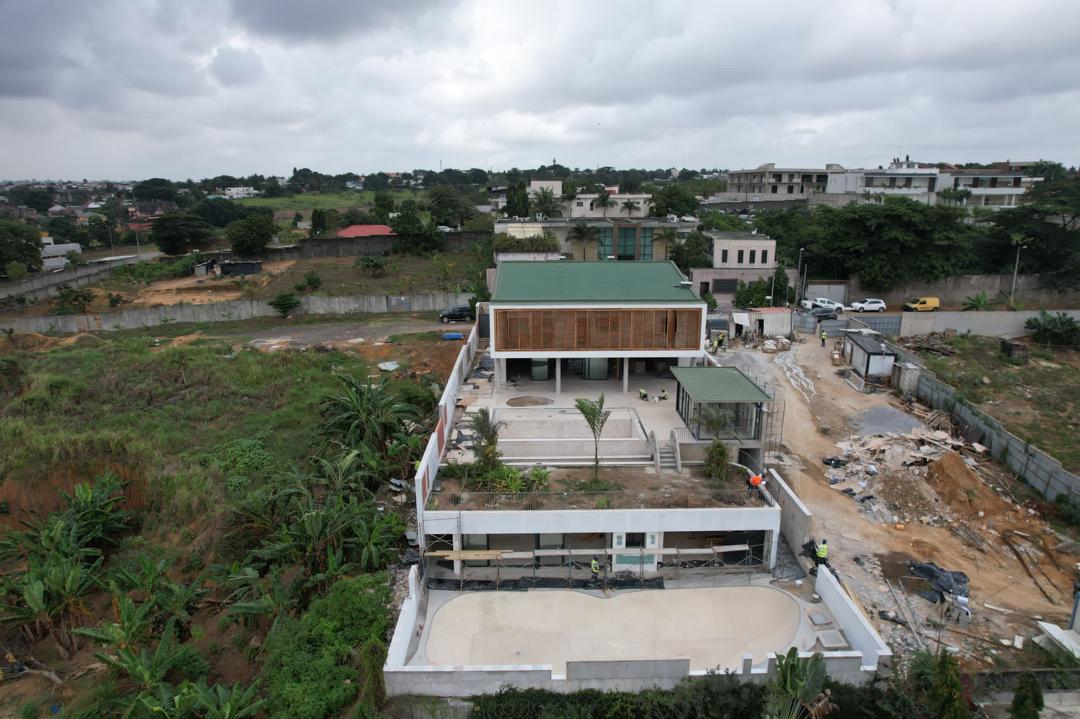VILLA DUPLEX AVEC SOUS-SOL